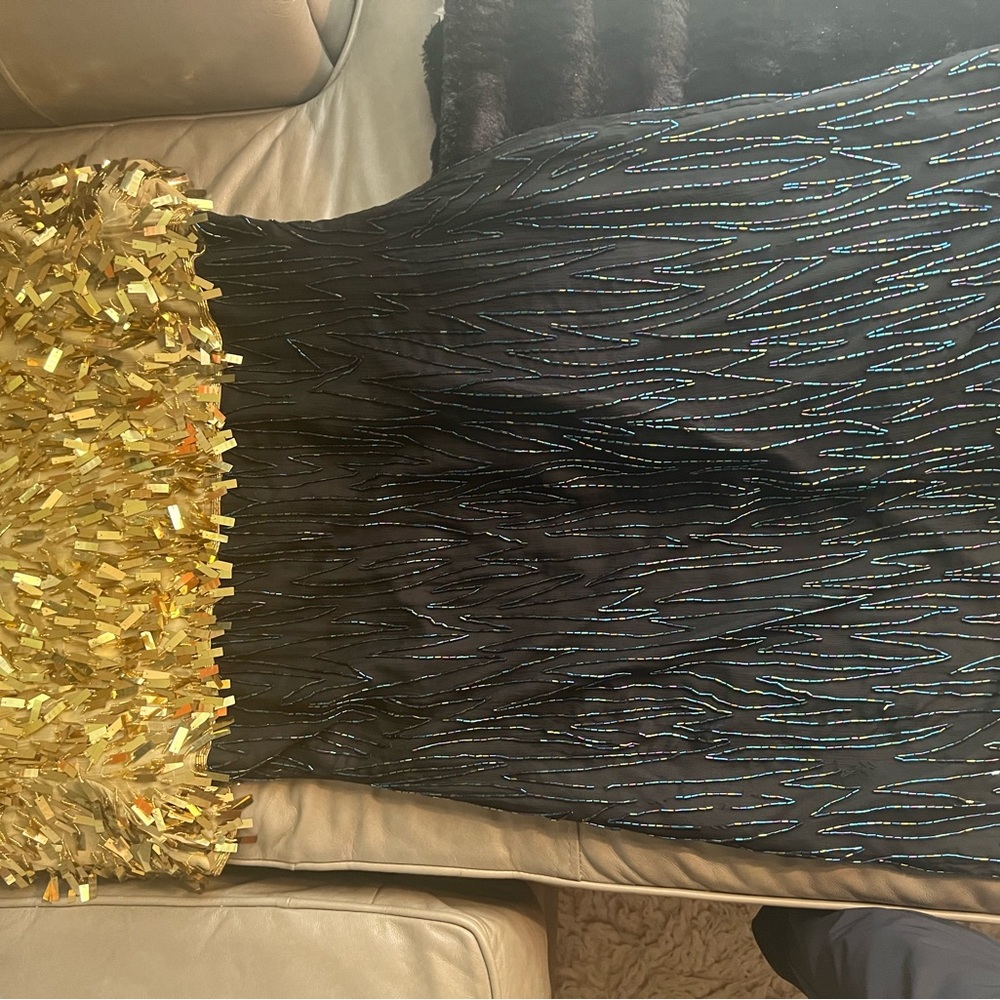 Black and gold sequins dress never worn, perfect for the holidays!